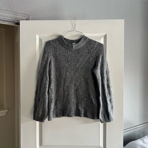 GAP Gray Pointelle Knit Sweater | Size M | Cozy Soft Crewneck